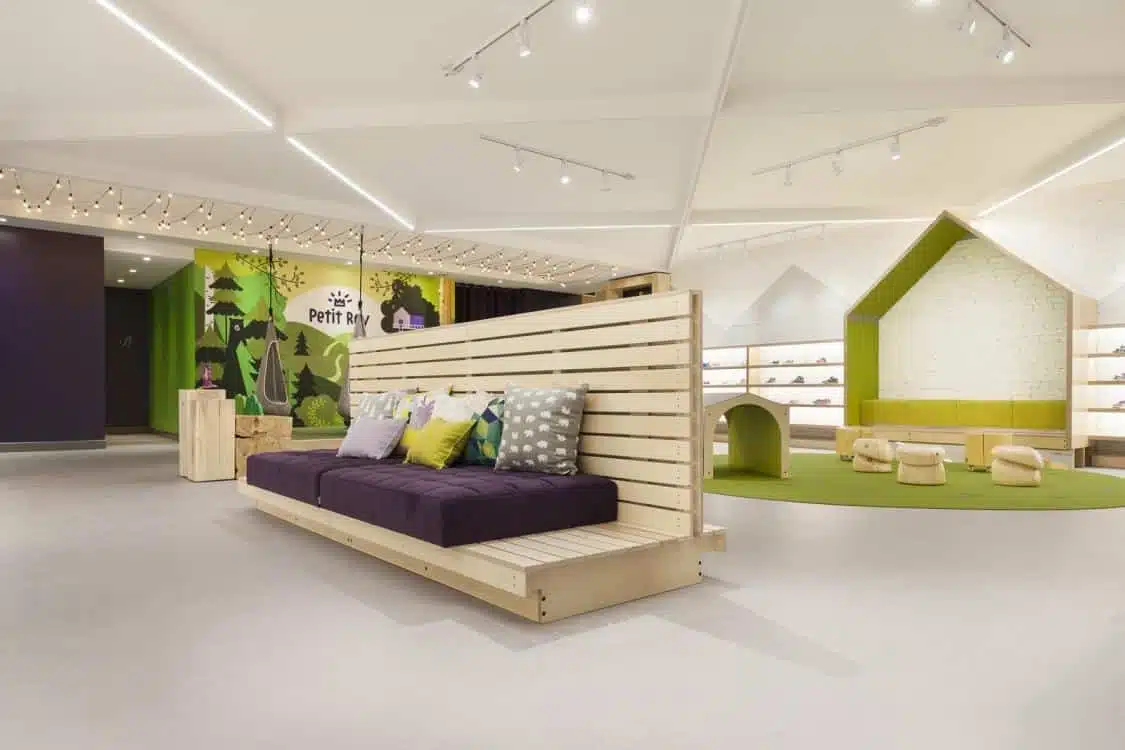 Boutique le Petit Roy with LED lighting. Boutique le Petit Roy with LED lighting.